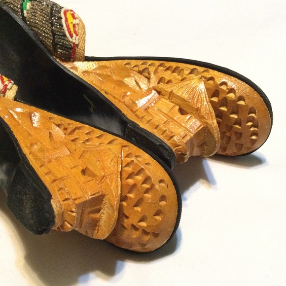 Beaded Mules with Carved Wood Pagoda Heel - Unique - Size 4 - Picture 7 of 10